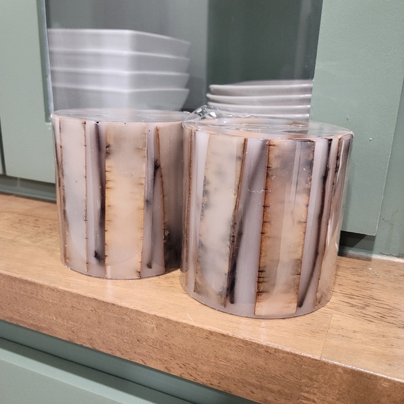 Scott Living (set of 2) 4" Birch Wax Flameless Pillar Candles 🕯 - Picture 3 of 5